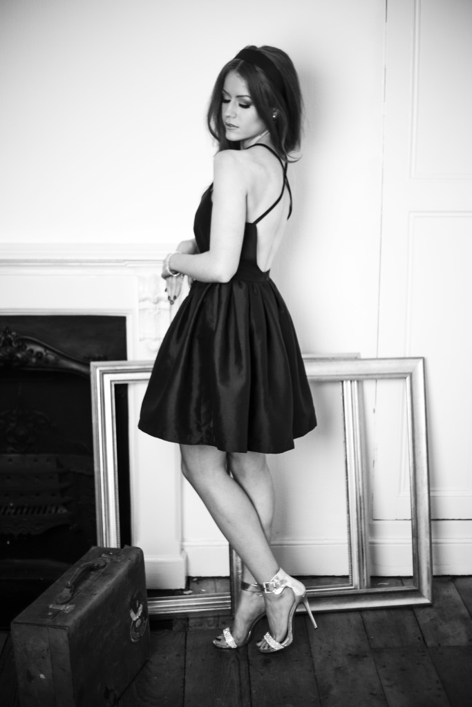 model - fashion blogger - black and white